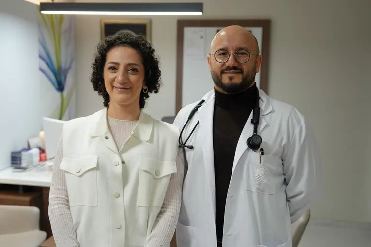 Elle Muayenede Memesinde Kitle Olduğunu Öğrendi; Tedaviyle Kanseri Yendi